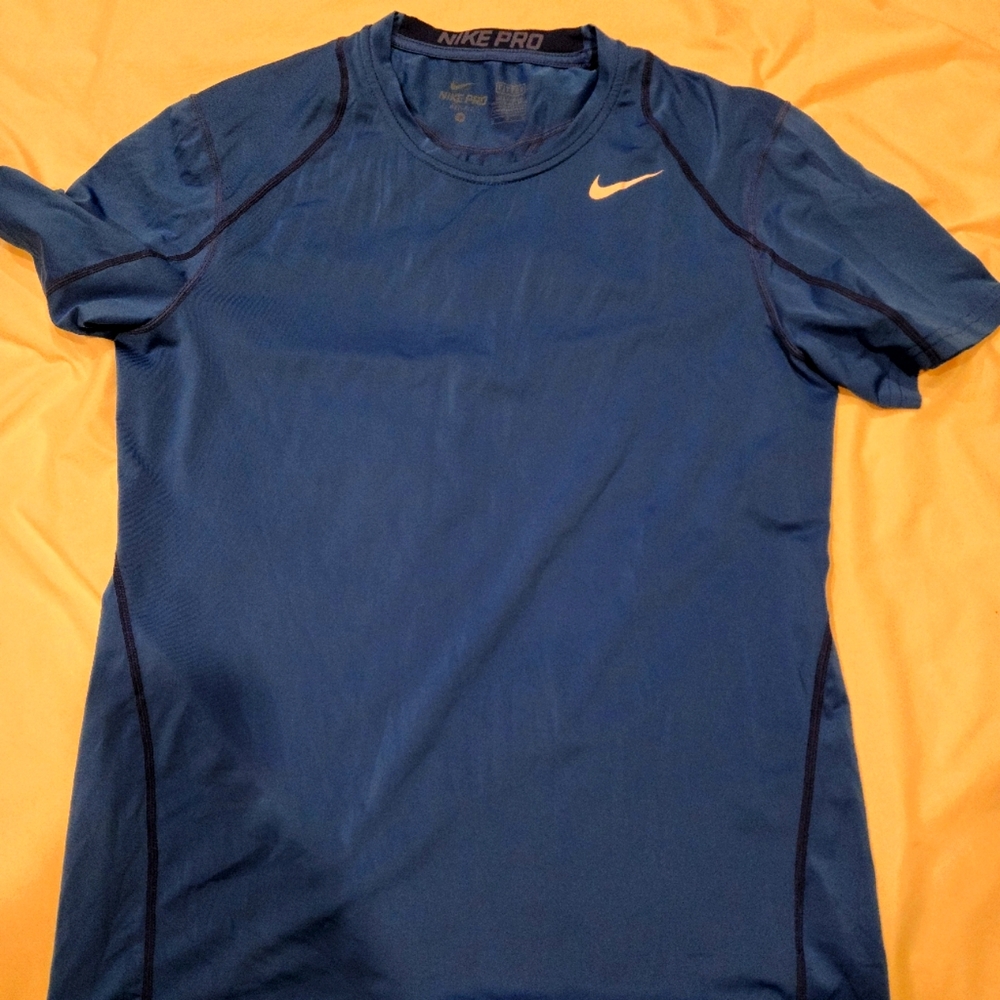 Nike Pro Fitted Shirt Medium